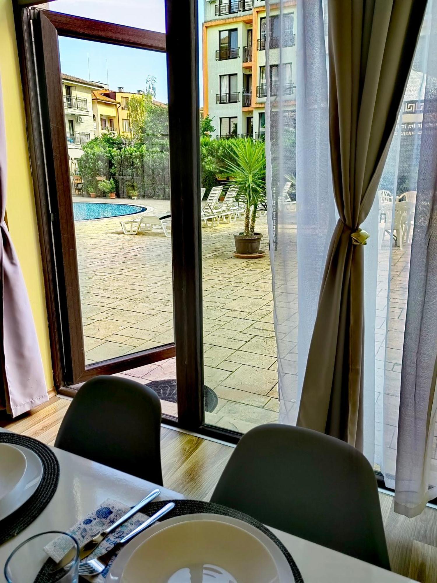 סאני ביץ' Pool Apartment Amadeus Lux חדר תמונה